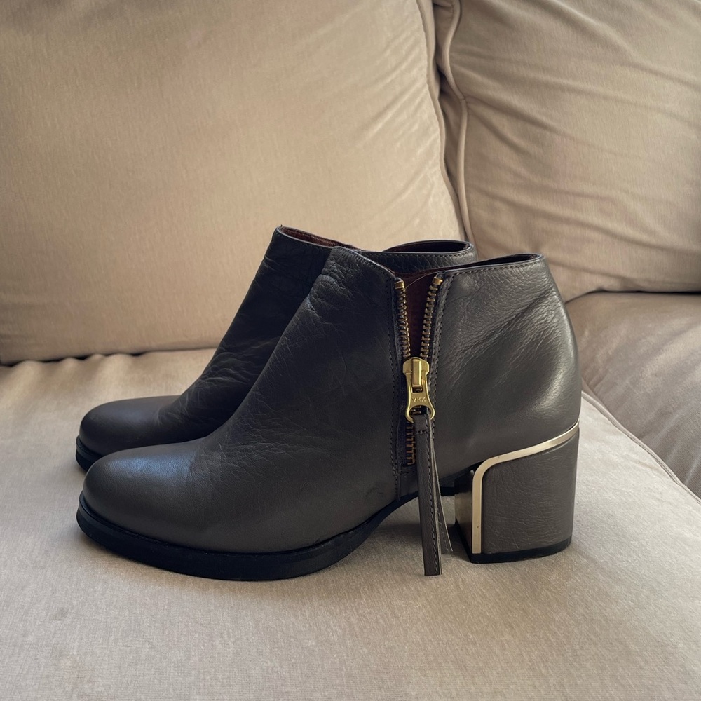Elegant Gray Ankle Boots with reflective design